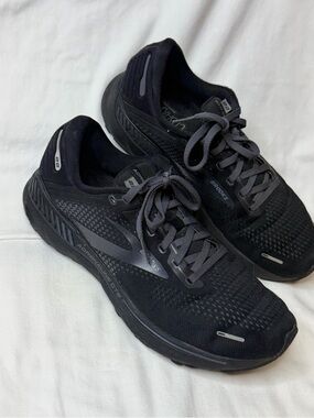 🔥 Brooks Athletic Shoes